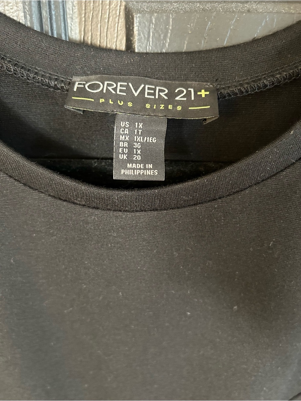 Forever 21 Black Short Sleeve Cutout Bodycon Mini Dress - Picture 2 of 3